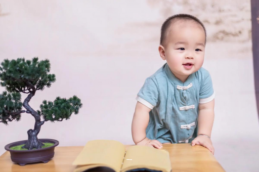 黔东宝宝抓耳朵是什么原因